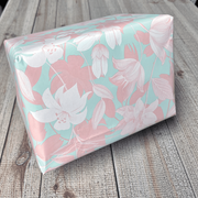 Geschenkpapier B 38 cm. Helle Töne, beschichtetes Papier. 150 mtr.