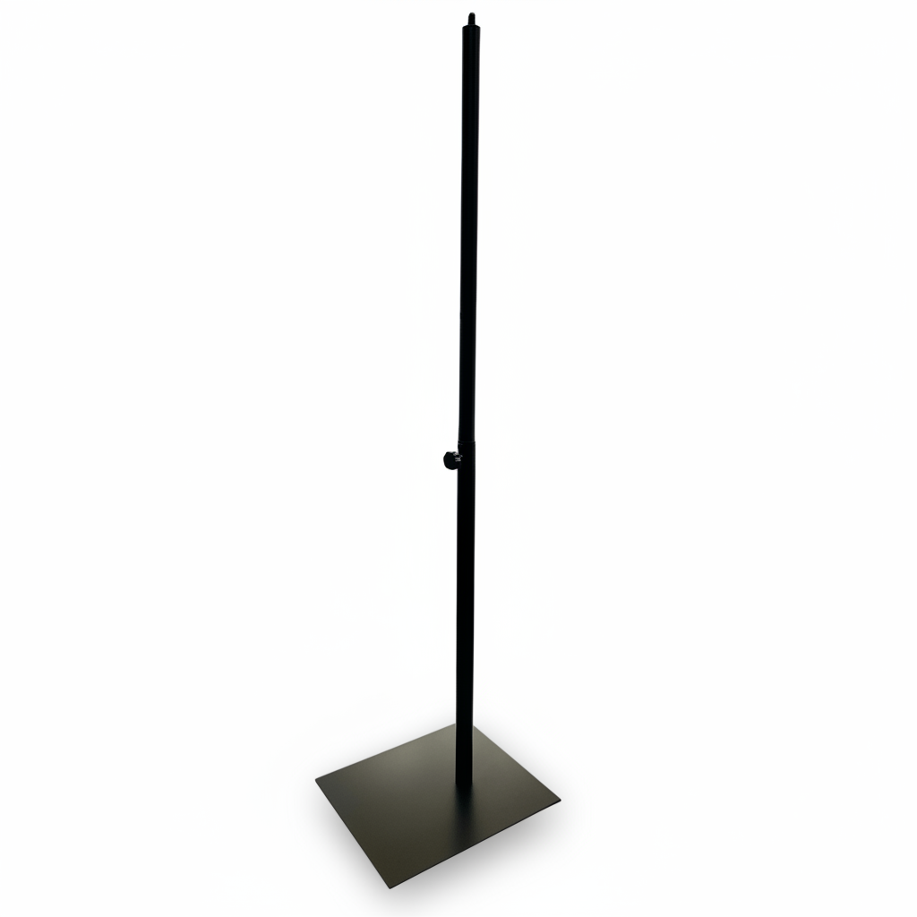 Metallsockel für Torso oder Gine. Quadratischer Sockel 32 x 27 cm. Schwarzes Metall. Inkl. Schraube für Torso.