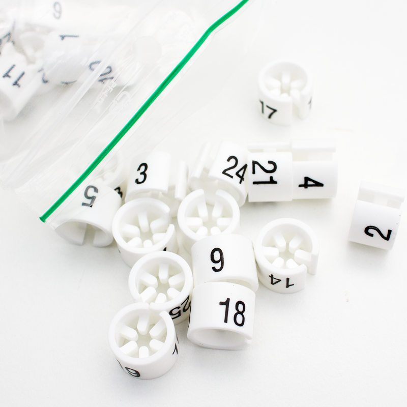 Mini-Steckteile, weiß. Bereich: 101 - 125