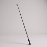 Bügelhalter, verschiebbar, Aluminium, 77–170 cm. Metallgabel und Aufhängehaken.