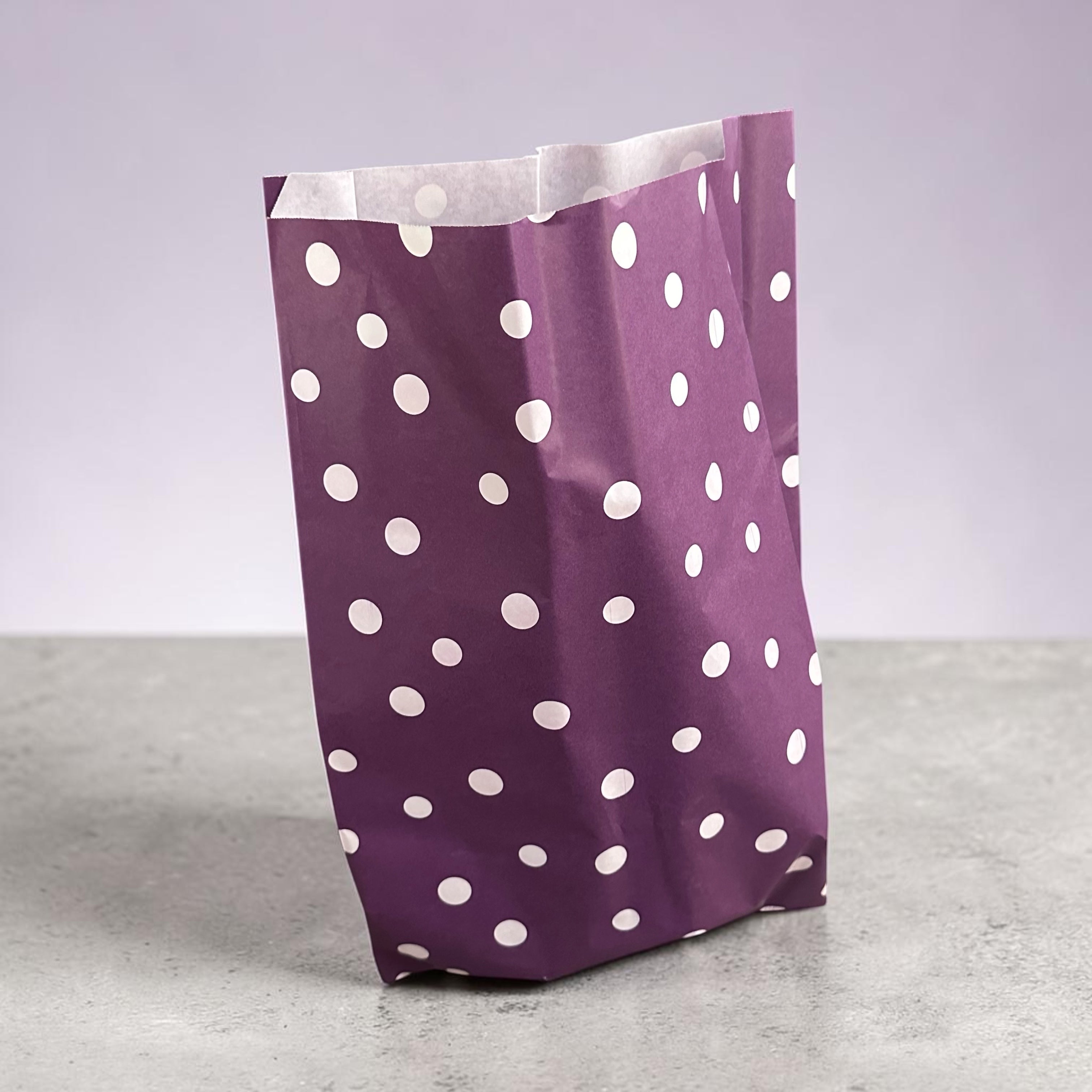 Geschenktüte, lila mit Punkten. H49 cm. 250 Stk.