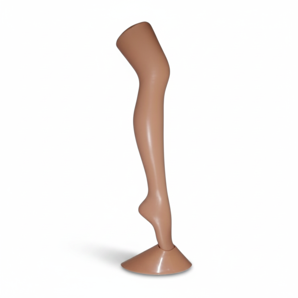 Damenfüße in Strümpfen. Nude mit nacktem Fuß, Höhe 82 cm.