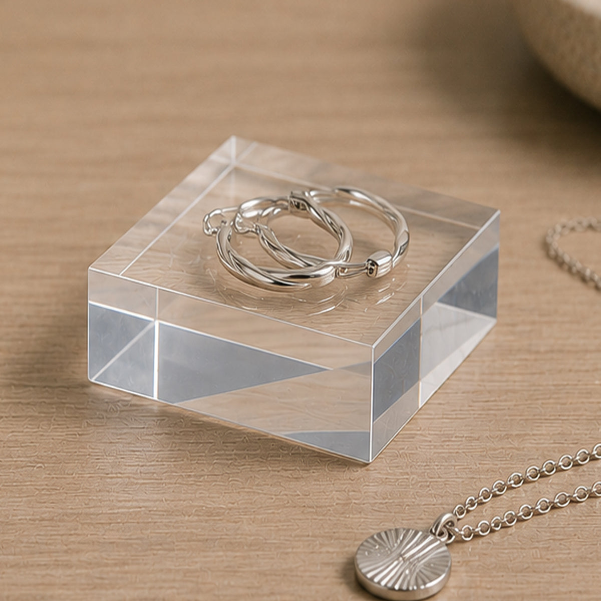 Präsentationsblock aus transparentem Acrylglas, 10,5 x 10,5 x 4 cm (H), für Schmuck