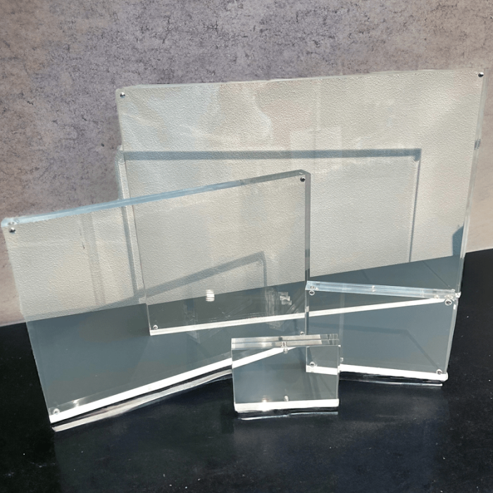 Magnetischer Schildhalter, A7, B 7,5 x T 2 x H 10,5 cm, transparentes Acrylglas