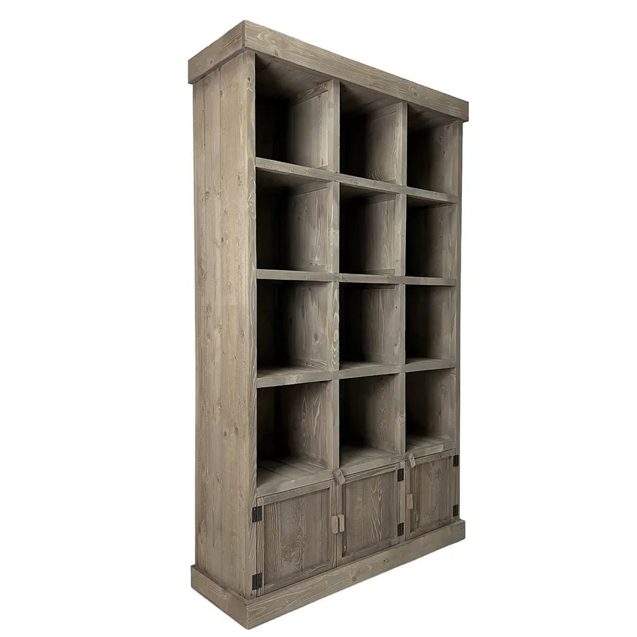 Bücherregal aus grauem Holz mit 12 Fächern und 3 Schränken. Höhe: 200 cm.