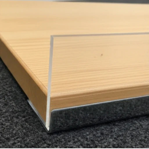 Melaminbeschichtetes Regalbrett aus Ahorn, schräg, mit verchromter Vorderkante, 91 x 37 cm