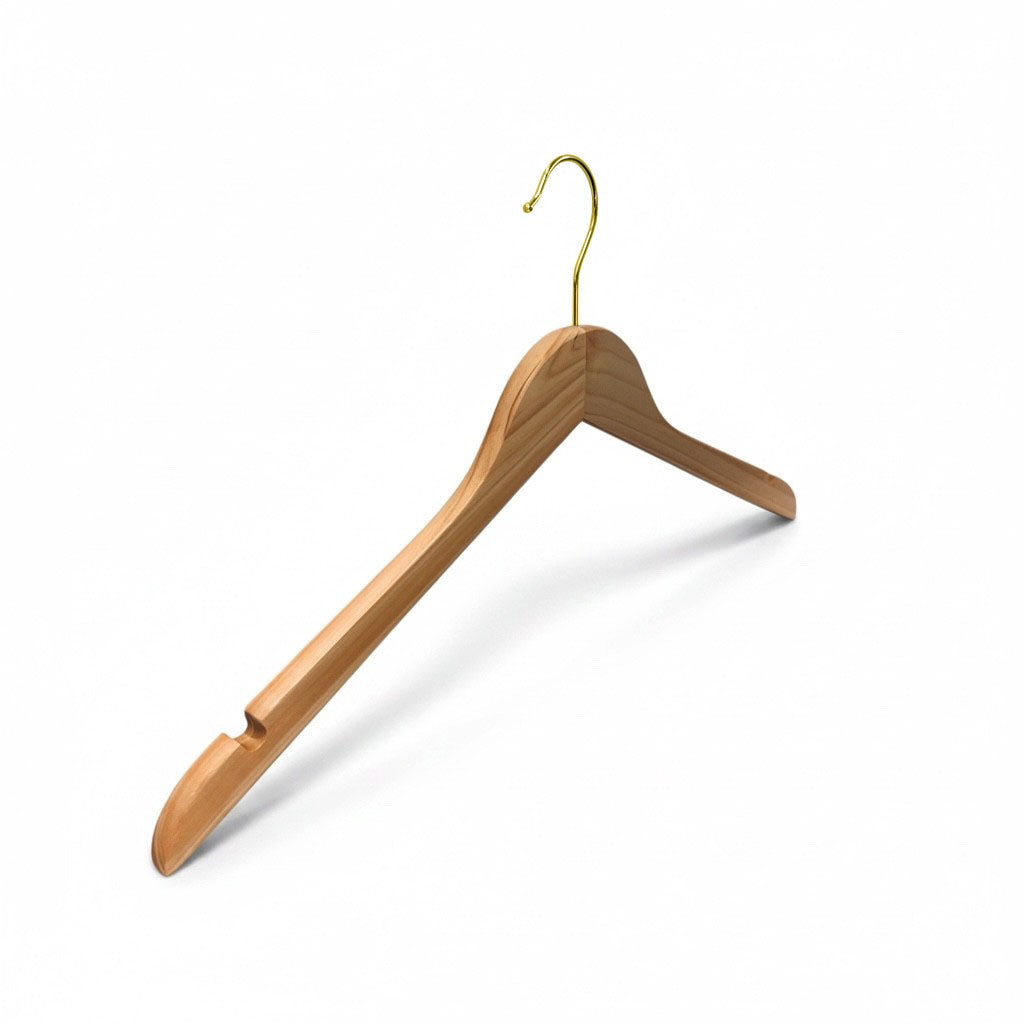 Holzbügel, massiv, flach, für Erwachsene, mit Kerbe, aus Buche, mit "gold" Haken, 44,5 cm. Verpackt zu 100 Stk. Preis pro Stück.