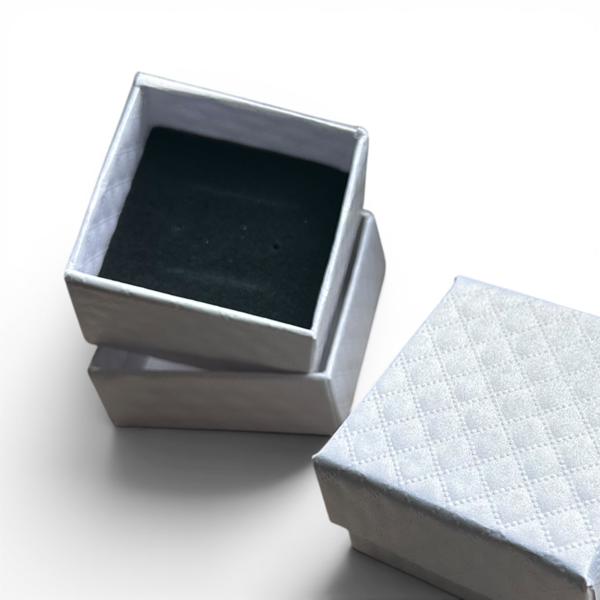 Schmuckschachtel. Weiß. 5 x 5 x H 3 cm. - 20 Stk. Preis pro Stk. angegeben.